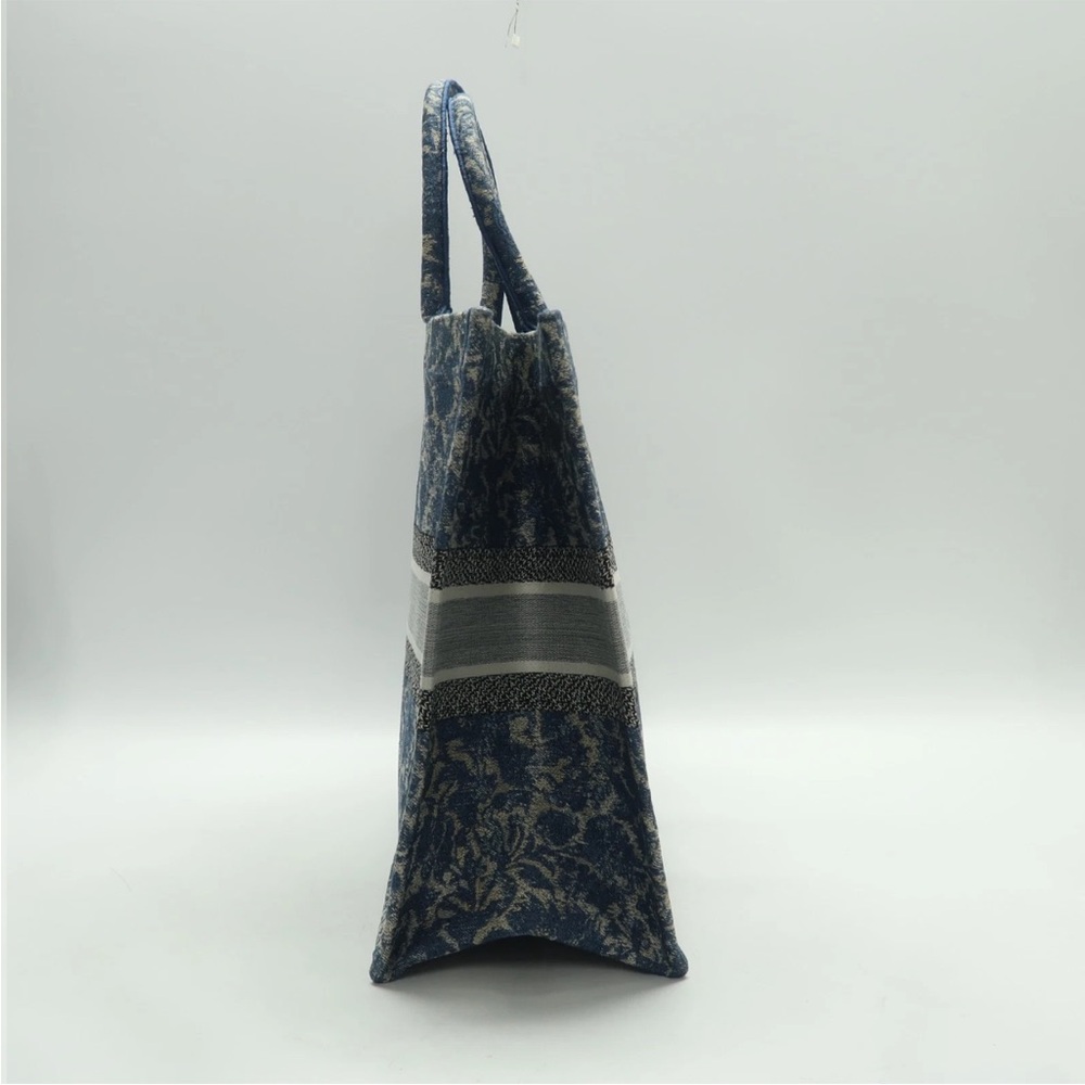 Dior Floral Blue Tote Bag - Picture 4 of 15